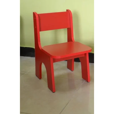 Children's chair with backrest, red